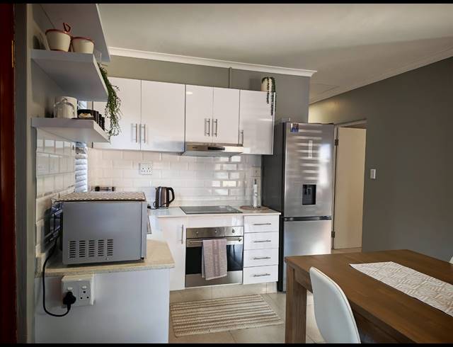 3 BEDROOM FREESTANDING FOR SALE IN SHAKASKRAAL